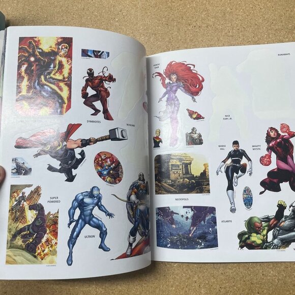 Marvel Ultimate Sticker Collection Good vs. Evil - over 1000 stickers - Picture 3 of 5